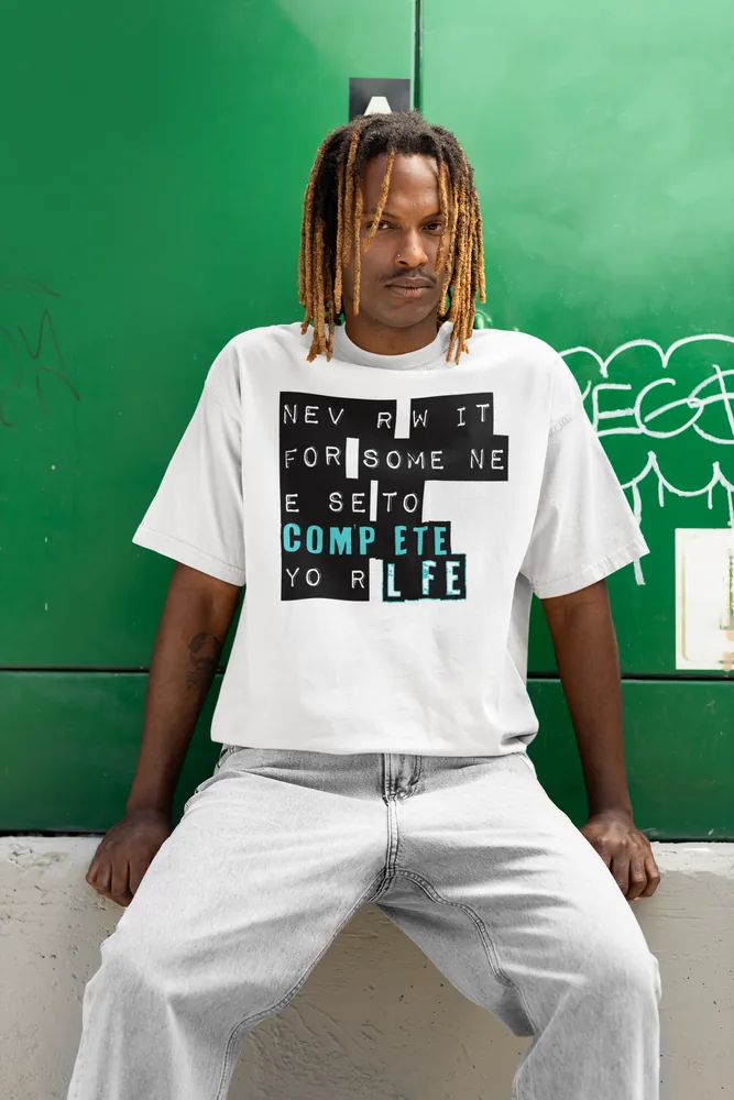 Oversize тениска с щампа Надпис „Never wait for someone else to complete your life“