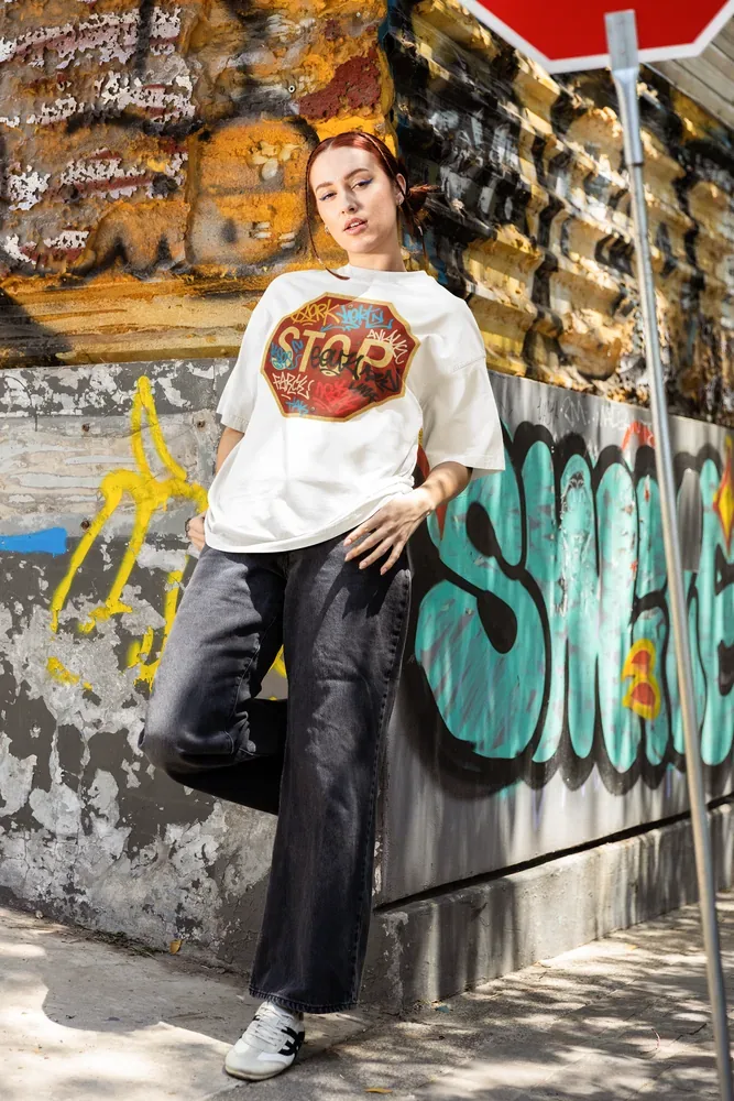 Oversize тениска с щампа Пътен знак STOP