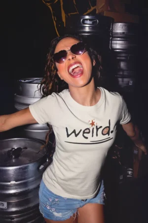 Дамска тениска с щампа Надпис weird.