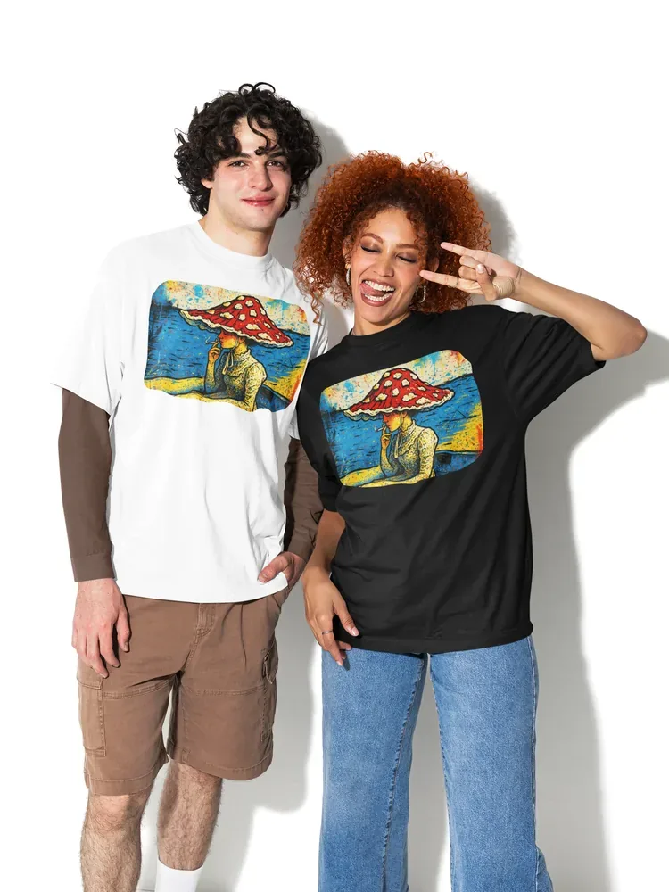 Oversize тениска с щампа Жена с цигара