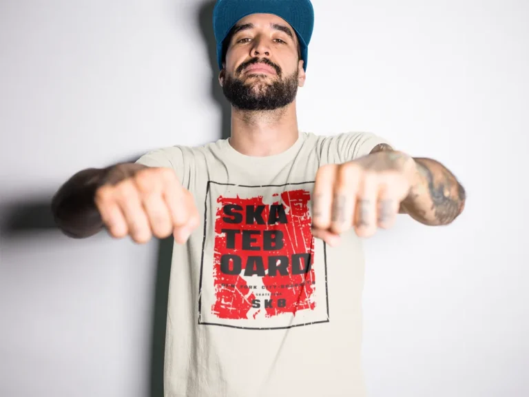 Мъжка тениска с щампа Едър надпис SKATEBOARD