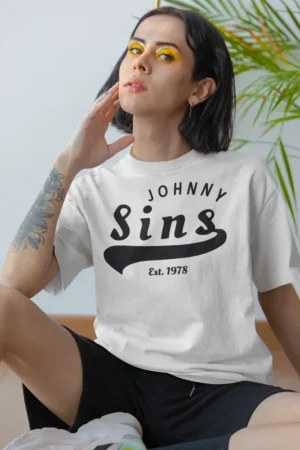 Oversize тениска с щампа Надпис JOHNNY Sins - Бяло