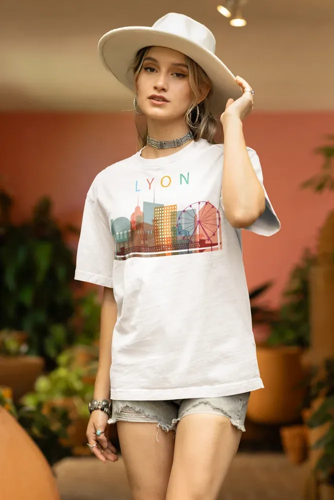Oversize тениска с щампа Силуетът на Лион