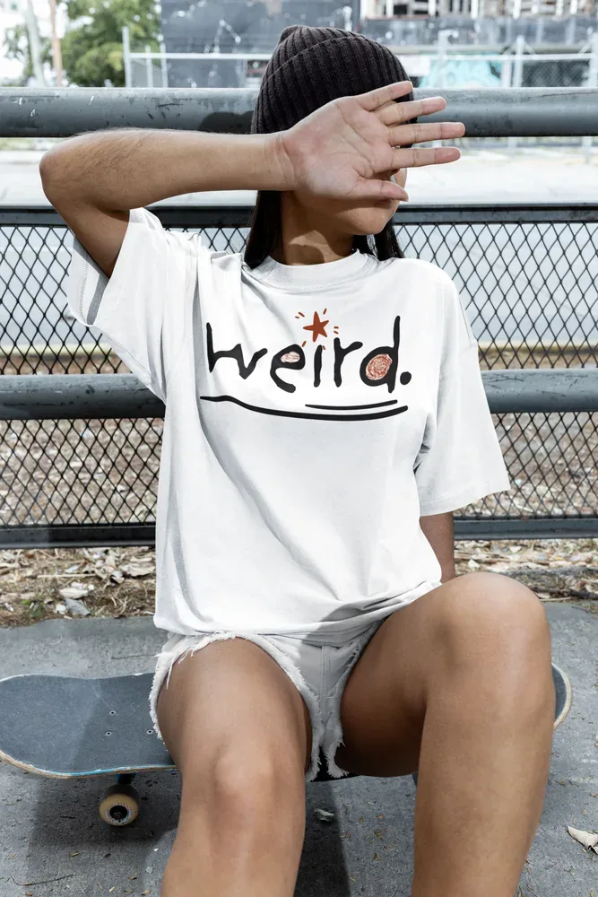 Oversize тениска с щампа Надпис weird.